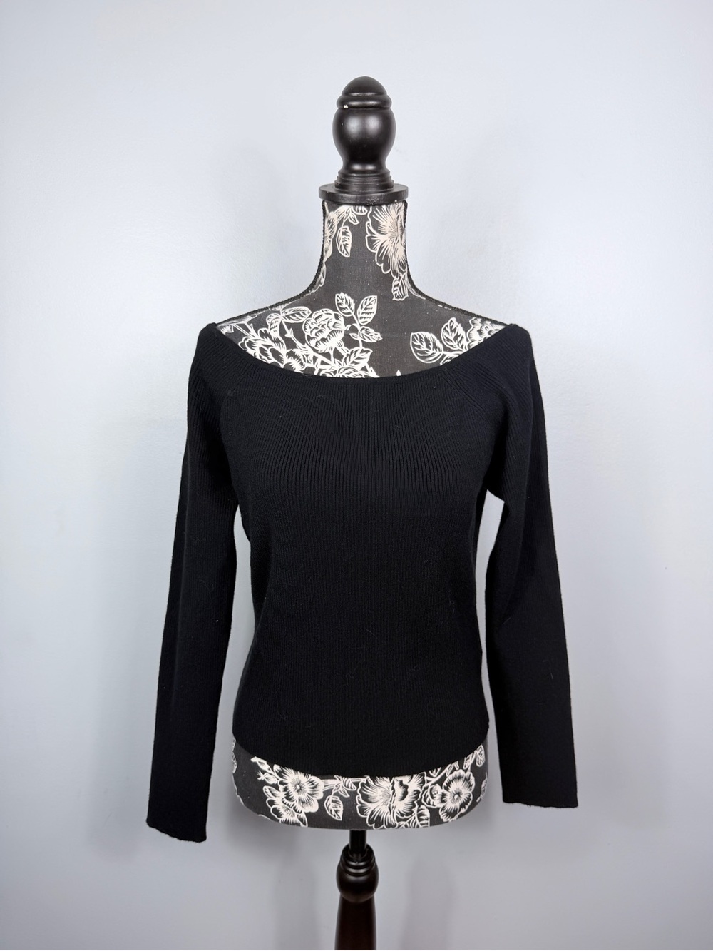 Major Label Group black off shoulder long sleeve ribbed knit sweater size XL